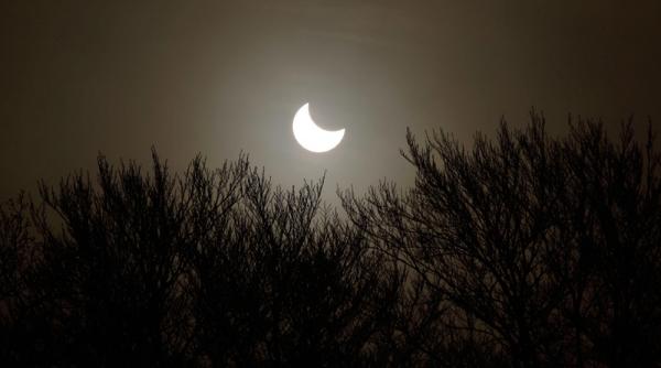 amurg la amiaza eclipsa partiala de soare