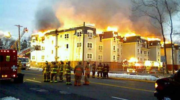 incendiu puternic intr un complex rezidential din new jersey