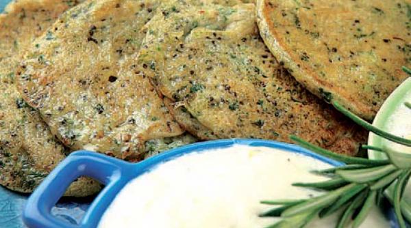 blinii cu verdeata si sos