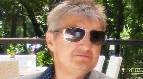 mony vrea sa i impace pe phoenix