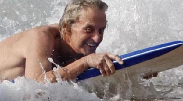 michael douglas pe val in hawaii