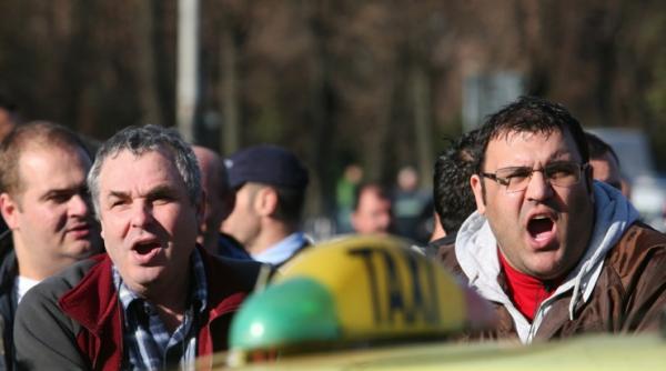 taximetristii vor boicota joi benzinariile si nu si vor alimenta masinile in nicio statie din tara