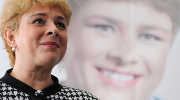 teo trandafir transferata la clinica akh din viena