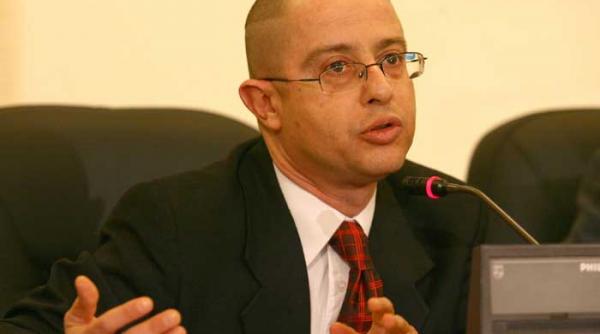 tudor ciuhodaru va ajuta iasiul pentru ca este nascut sa ajute sa salveze vieti