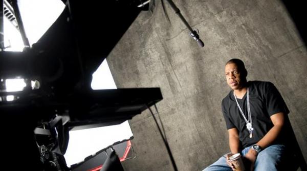 cel mai bogat rapper din lume isi deschide fast food in new york