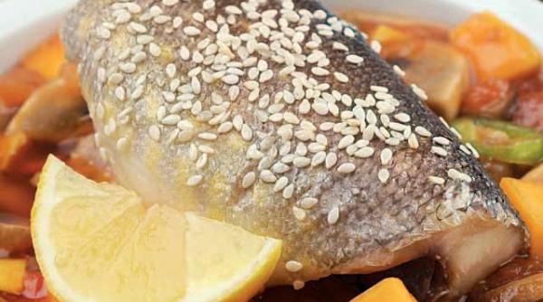 salau cu mix de legume