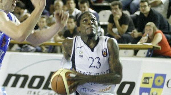 baschet kyndall dykes u mobitelco a supravietuit uraganului katrina