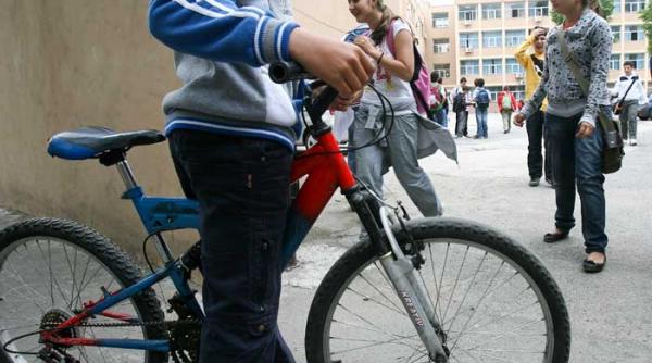 copiilor cu absente li se va taia alocatia