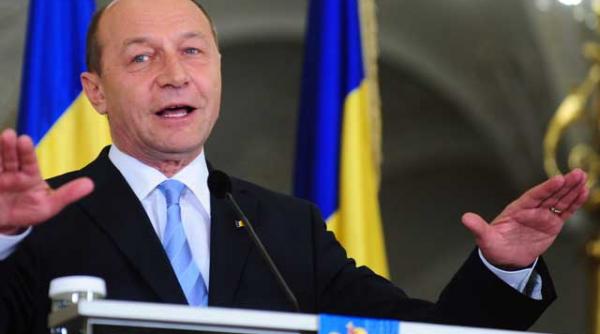 basescu ii apara pe gresitii neamului boc si oprea