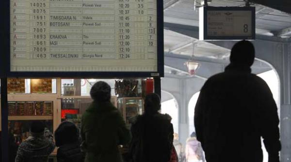 in 2010 trenurile cfr calatori au intarziat cinci ani si trei luni