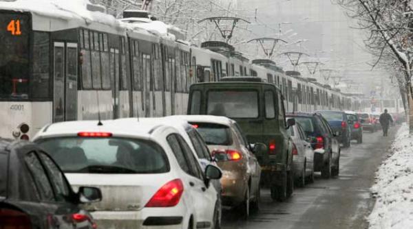 linia tramvaiului 41 blocata dupa ce un calator a tras semnalul de alarma