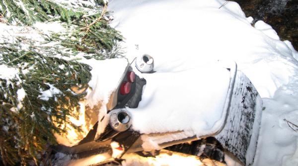 un barbat a murit dupa ce a intrat cu snowmobil ul intr un copac