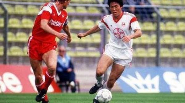 profesionistii falimentului marii fotbalisti isi incheie cariera in ruina