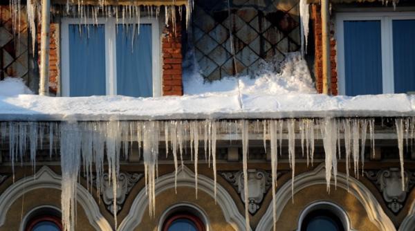 atentie pe unde mergeti cad turturi