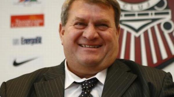 cfr cluj mai ia un un atacant