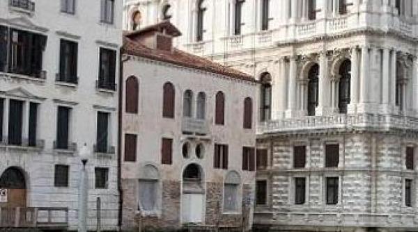 johnny depp nu mai e turist la venetia ci proprietar de vila