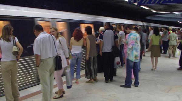 sinucidere la metrou circulatia pe linia imgb pipera intrerupta
