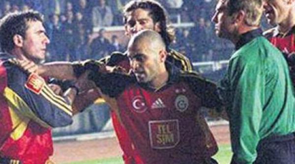 hagi condamnat sa i plateasca daune morale arbitrului erol ersoy