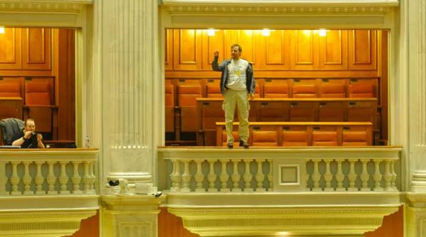 parlamentul din balconul lui sobaru