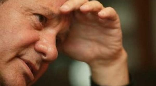 actorul emil hossu a fost operat la genunchi