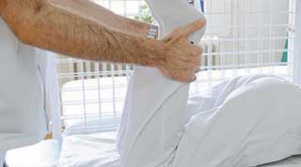 genunchi in hiperextensie