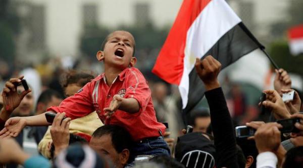 revolta la cairo ziua a 15 a radicalii raman pe baricade in piata tahrir