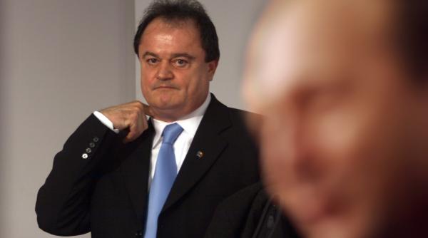 blaga ii trage lui zeus pdl de sub picioare