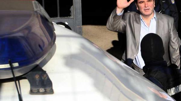 fatuloiu prins cu rata n gura