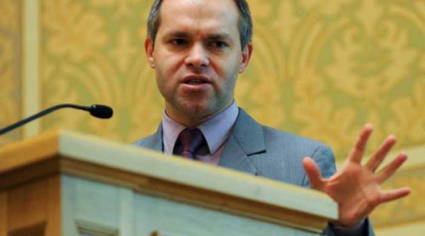 profesorii universitari transformati in zilieri