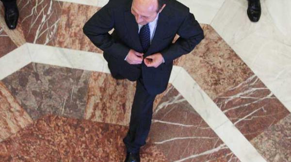 basescu acuza presa de intoxicare uriasa in cazul arestarilor din vami
