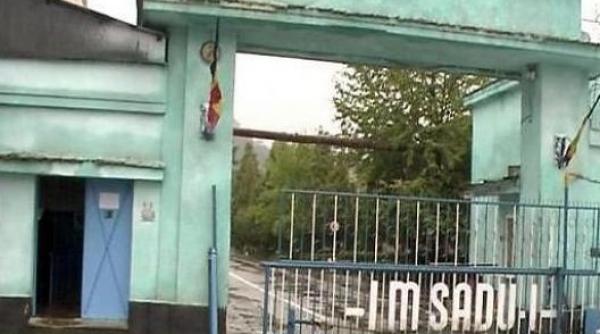 explozie la fabrica de armament sadu doi morti si un ranit