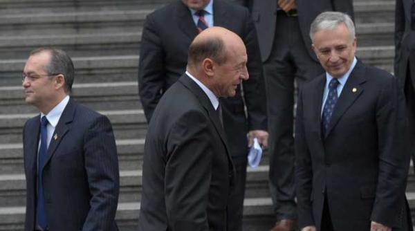 basescu isi cauta premier independent