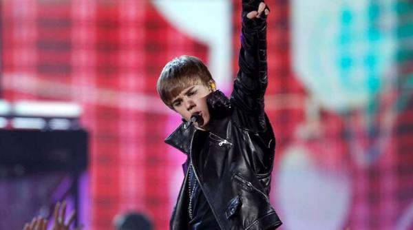 fanii lui justin bieber violenti dupa ce acesta a pierdut un premiu grammy