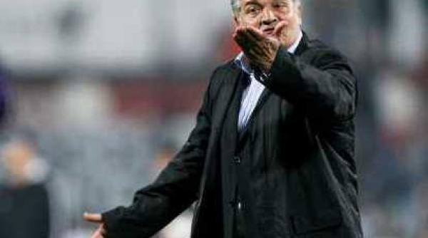 andone il asteapta pe marica la dinamo