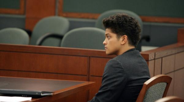 bruno mars are de efectuat 200 de ore in serviciul comunitatii