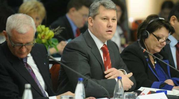 cedo pe post de agent imobiliar