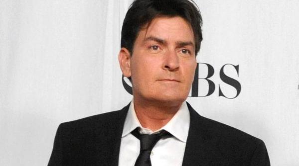 charlie sheen catre lindsay lohan controleaza ti impulsurile