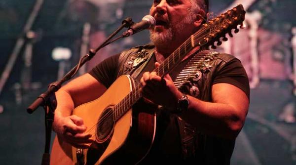 phoenix rocks in hard rock cafe