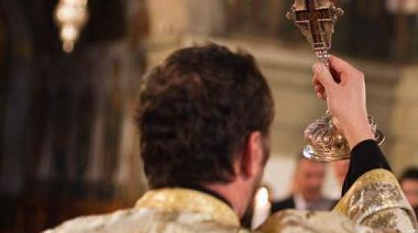 preot din arges acuzat de contrabanda cu tigari