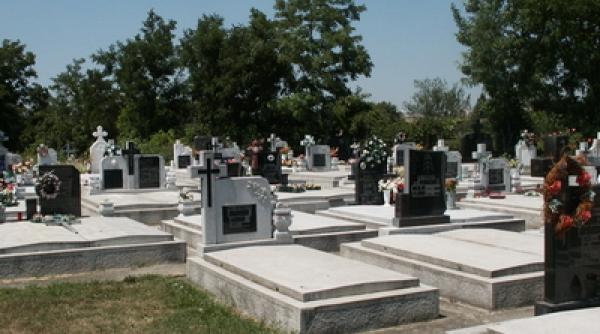 cimitirul municipal din alba iulia jefuit si vandut la fier vechi