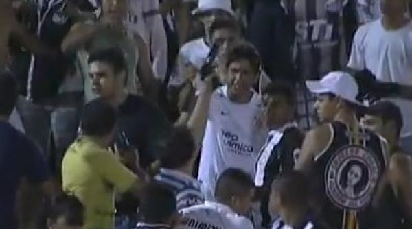 video in brazilia se vine cu pistolul la meci