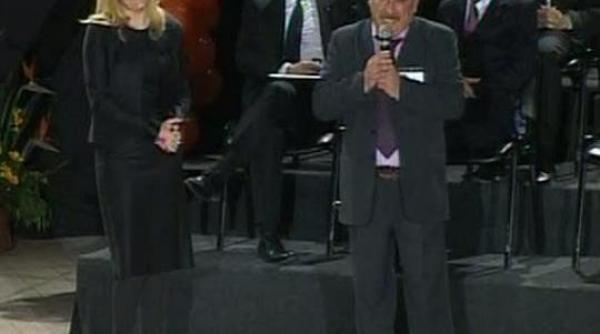 elena udrea sub perna primarului din magurele