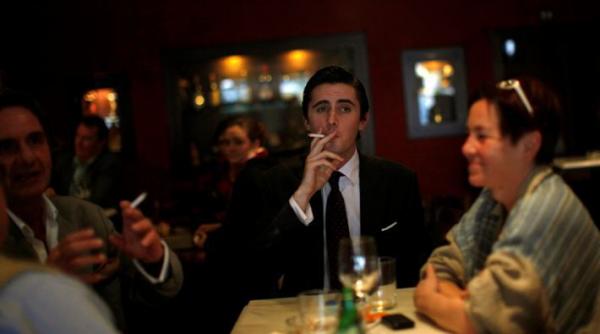 fumatul ar putea fi interzis in restaurante baruri cafenele si cluburi