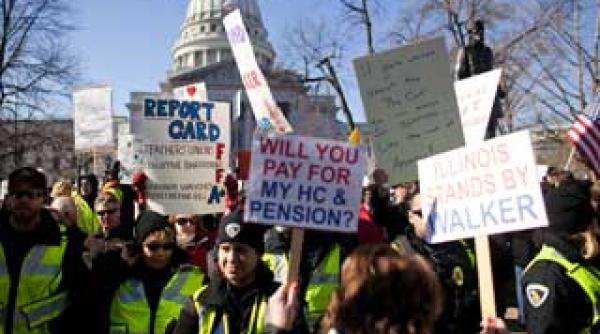 reducerile din sectorul public ii scot pe americani in strada