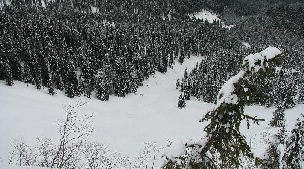 pericol de avalanse la straja ranca in muntii retezat si sebesului