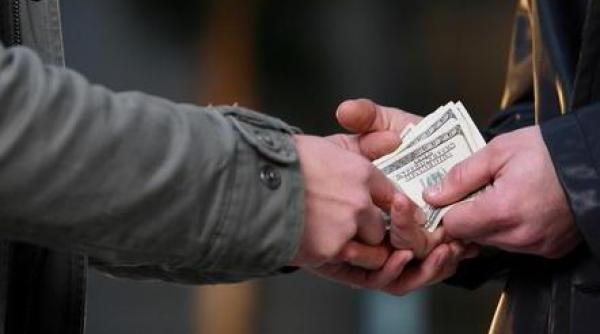 politistii de la vama albita dadeau rest la spaga