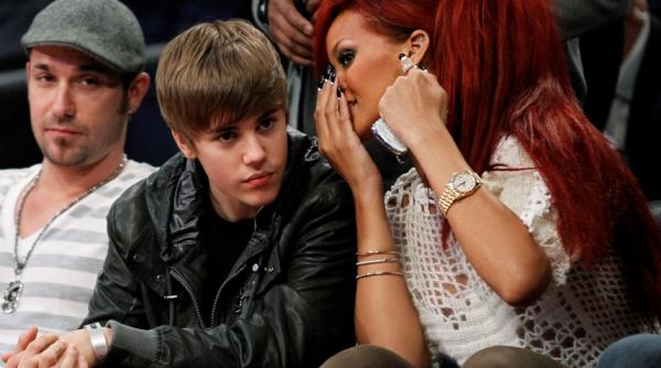 rihanna a refuzat sa iasa in oras cu justin bieber