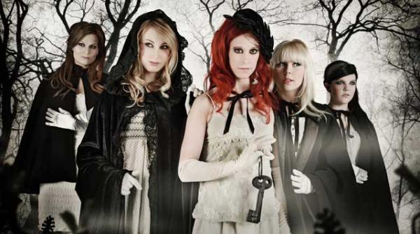 petrecere dark cu trupa indica