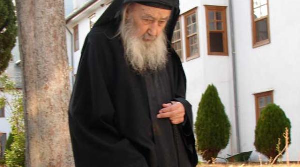 avva petroniu a plecat de la athos catre rai