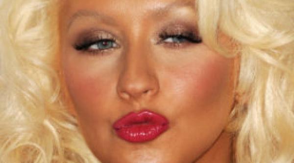 christina aguilera a petrecut noaptea in arestul politiei